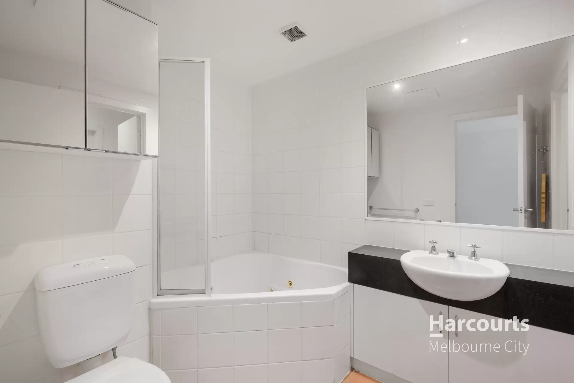 8/21 Park Street, South Melbourne Leased by Harcourts Melbourne City - image 1