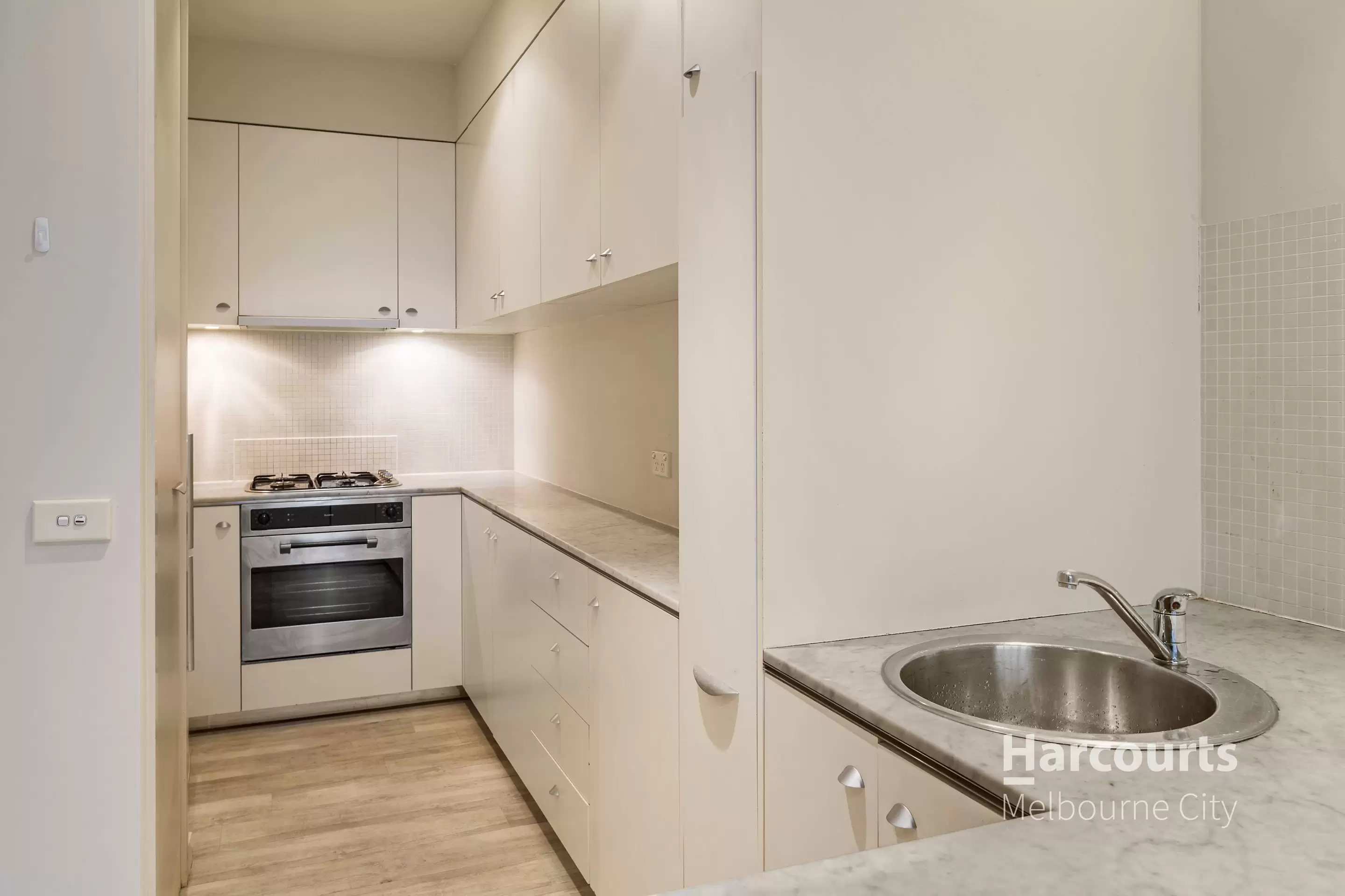 708/166 Wellington Parade, East Melbourne Leased by Harcourts Melbourne City - image 3