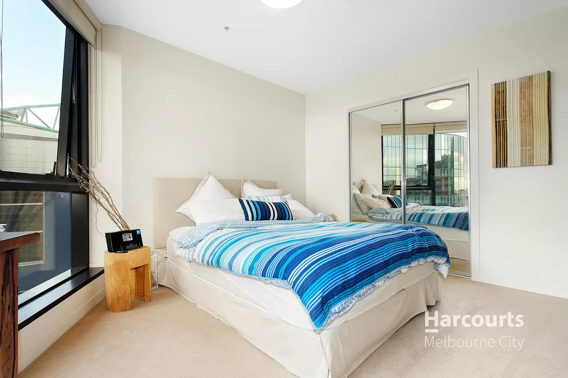 911/100 Harbour Esplanade, Docklands Leased by Harcourts Melbourne City - image 1