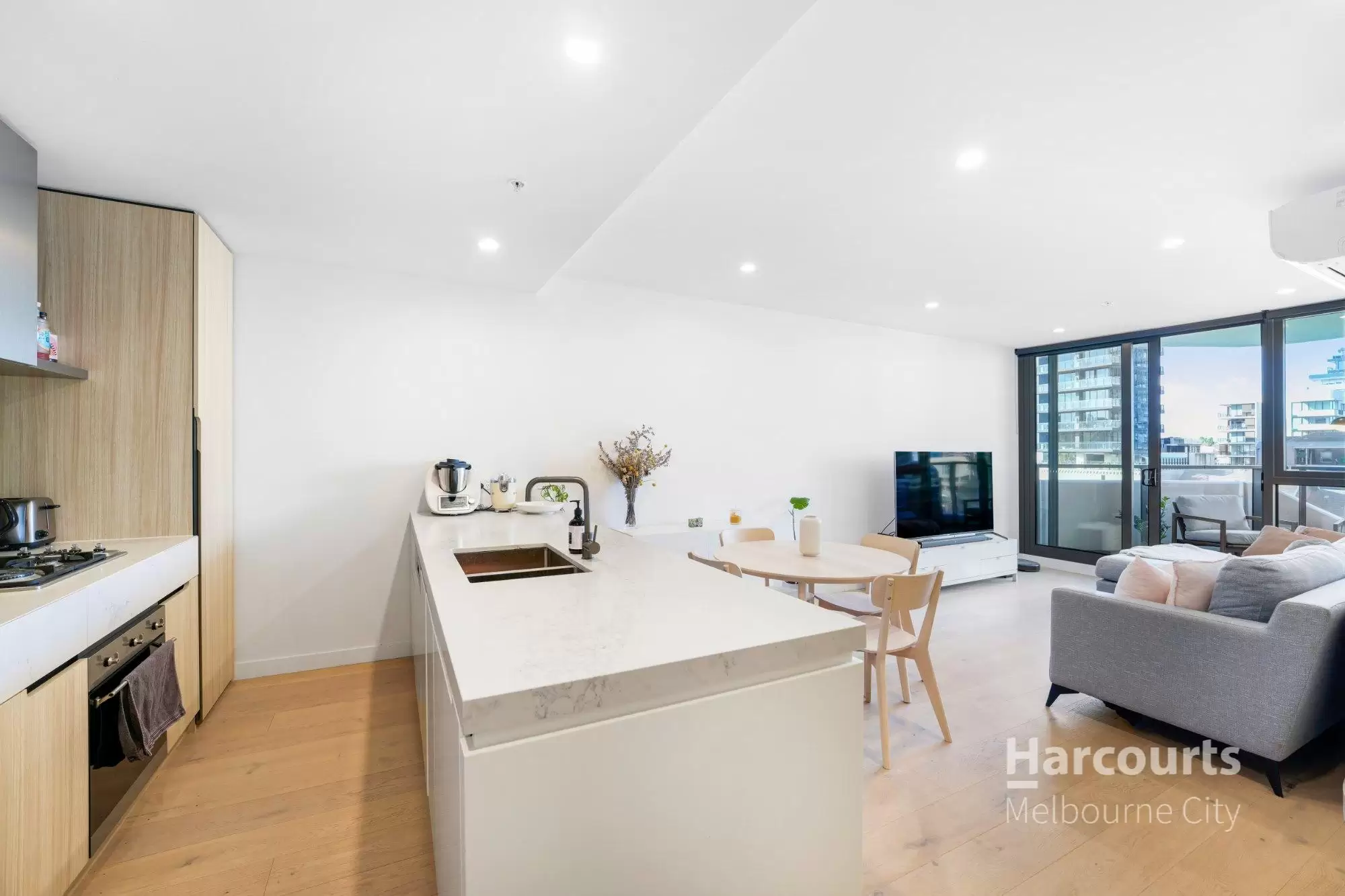 707/42 Claremont Street, South Yarra Leased by Harcourts Melbourne City - image 2