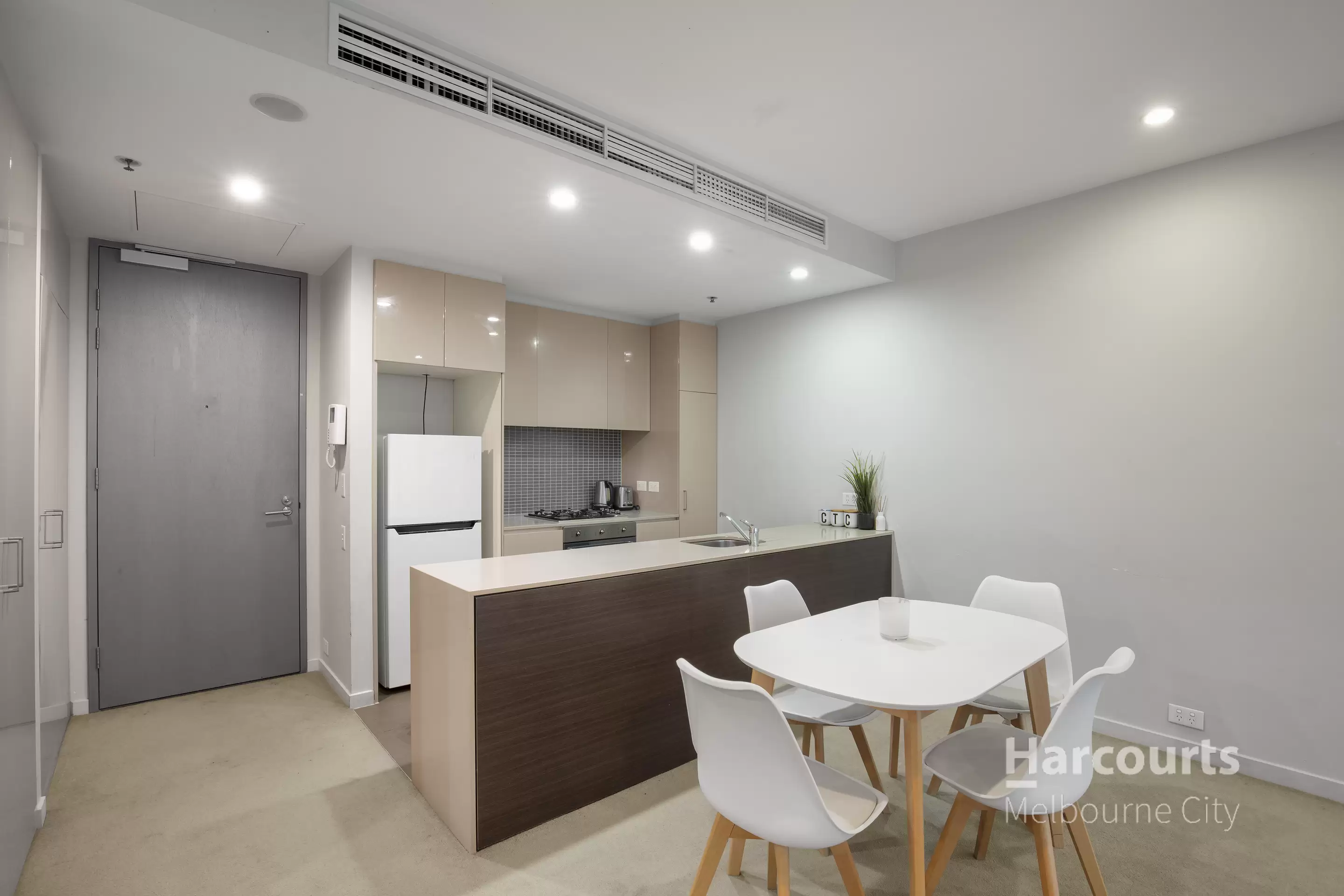107/70 Queens Road, Melbourne Sold by Harcourts Melbourne City - image 5