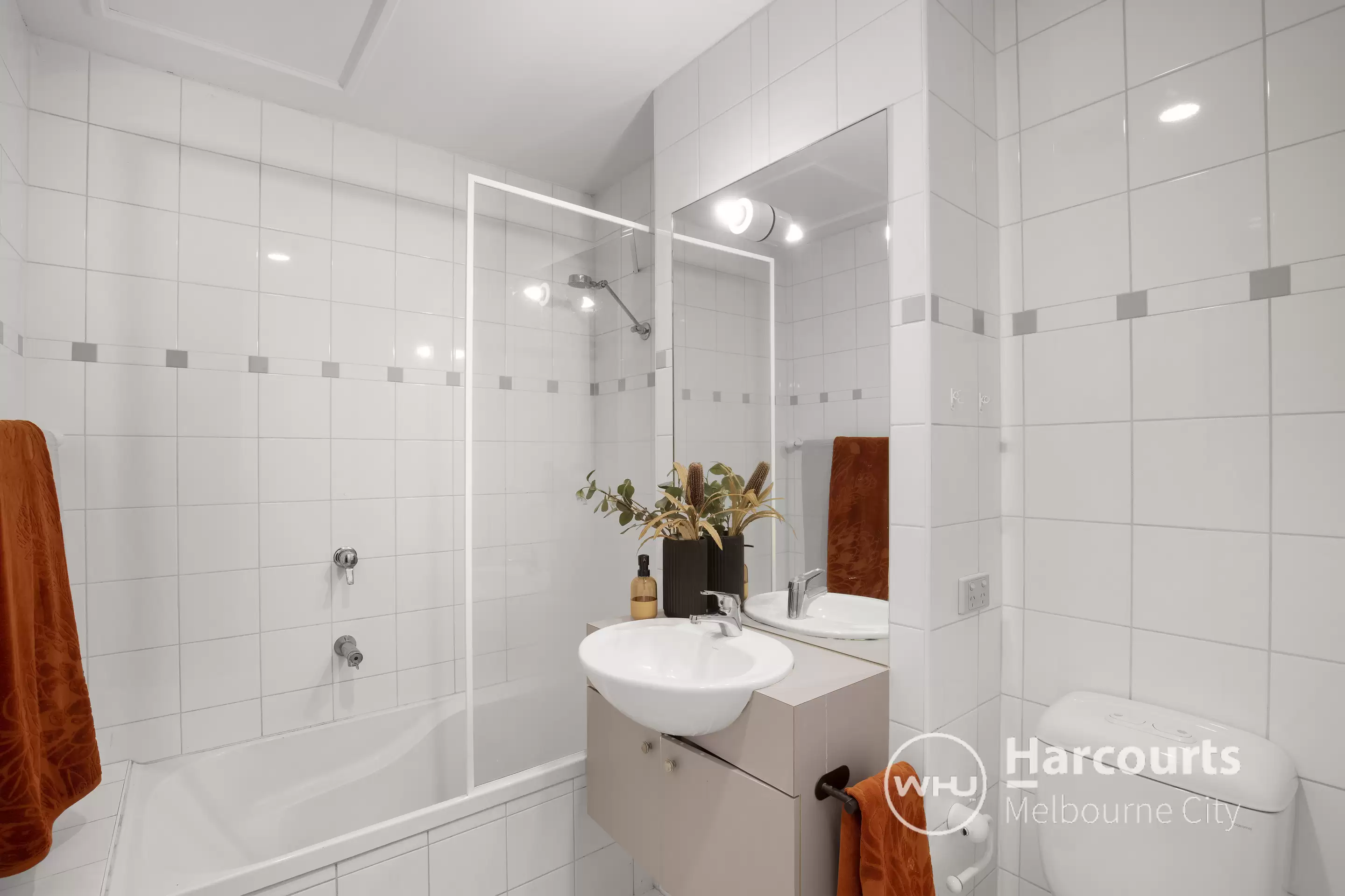 8/7 Drewery Lane, Melbourne Sold by Harcourts Melbourne City - image 5