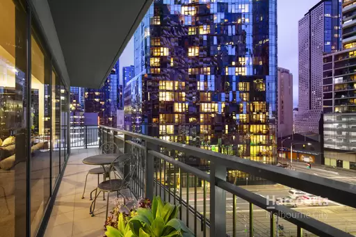 713/80 Clarendon Street, Southbank Sold by Harcourts Melbourne City