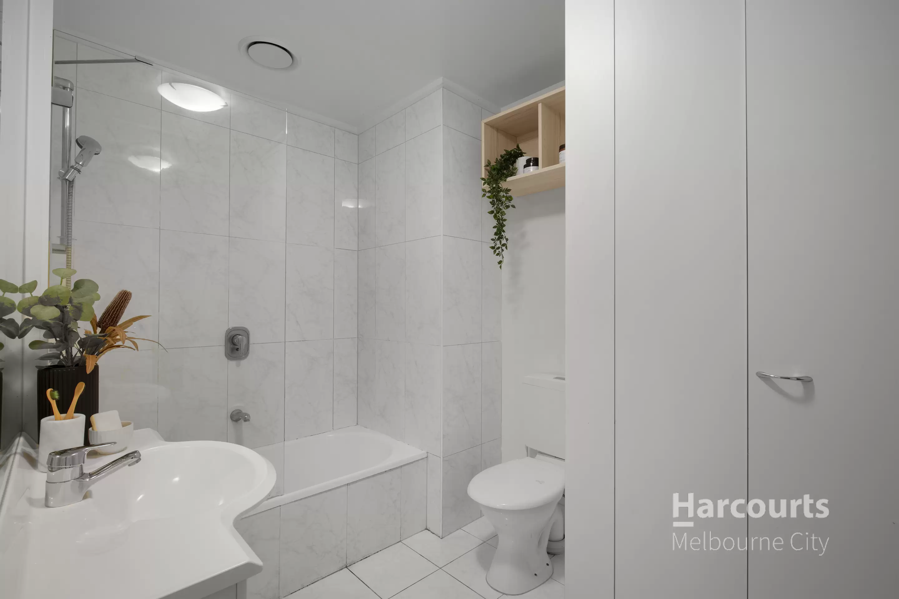 2611/668 Bourke Street, Melbourne Sold by Harcourts Melbourne City - image 6