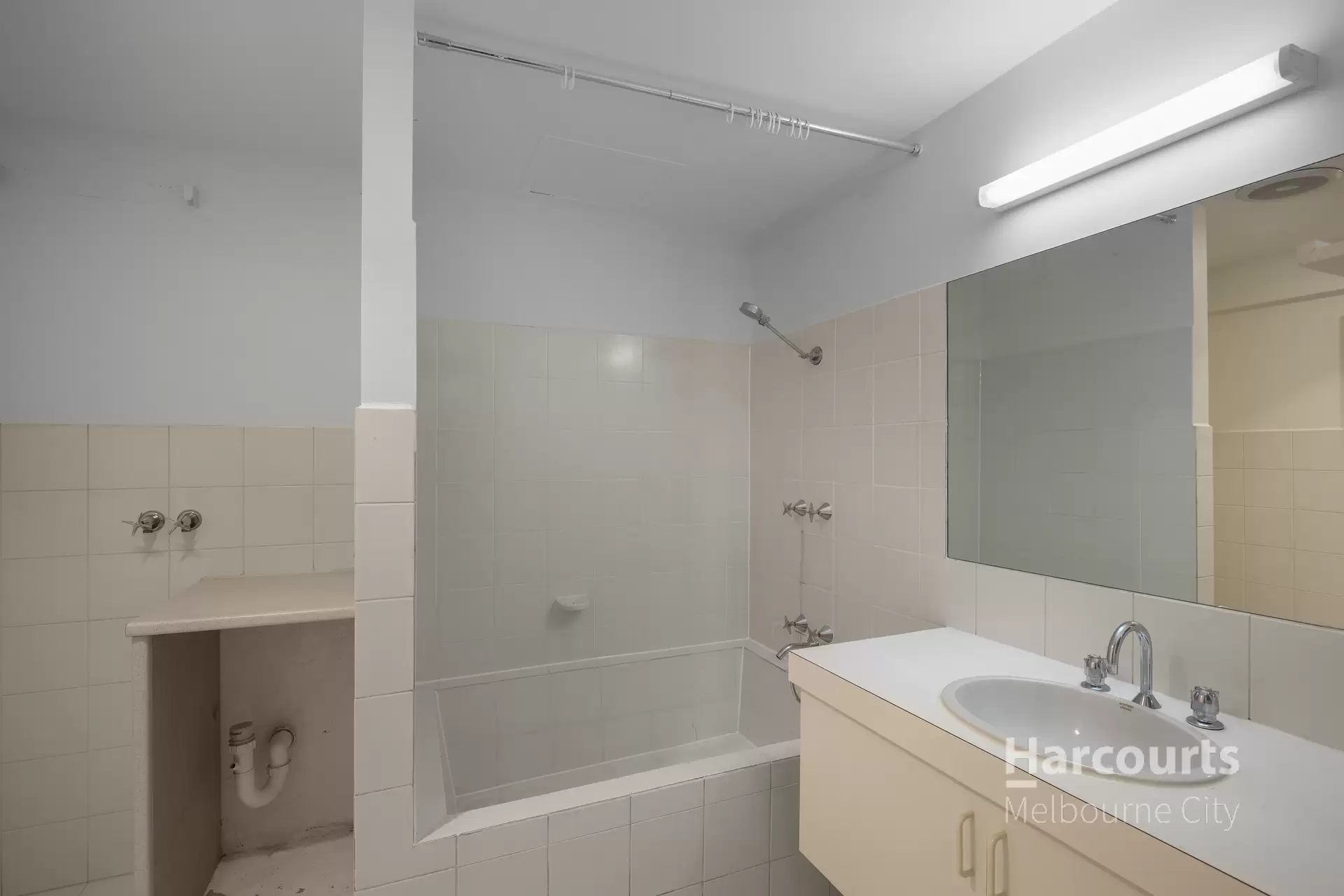 14/50 Bourke Street, Melbourne Leased by Harcourts Melbourne City - image 1