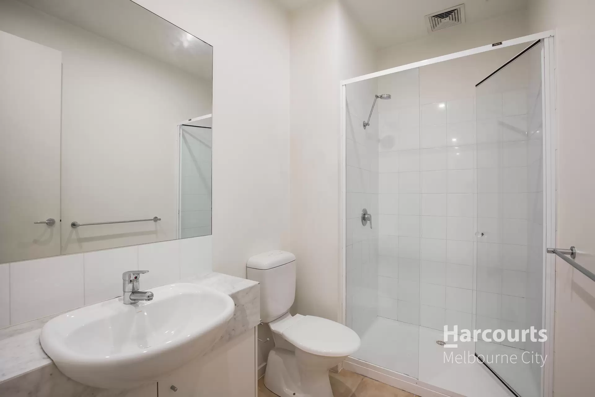 8/322 Albert Street, East Melbourne Leased by Harcourts Melbourne City - image 1