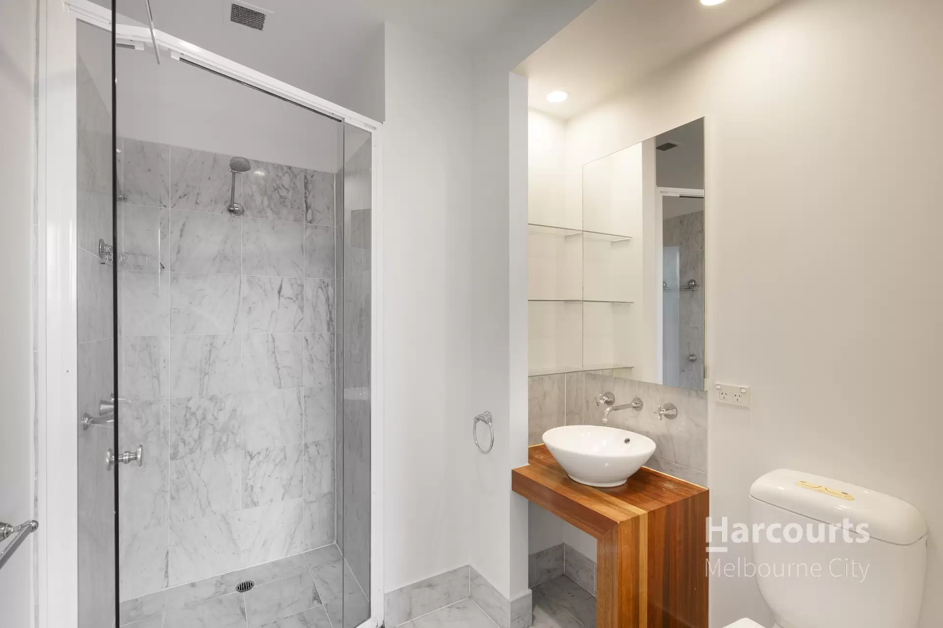 204/166 Wellington Parade, East Melbourne Leased by Harcourts Melbourne City - image 1