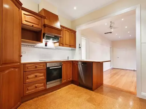 61 Thomas Street, Hampton Leased by Harcourts Melbourne City