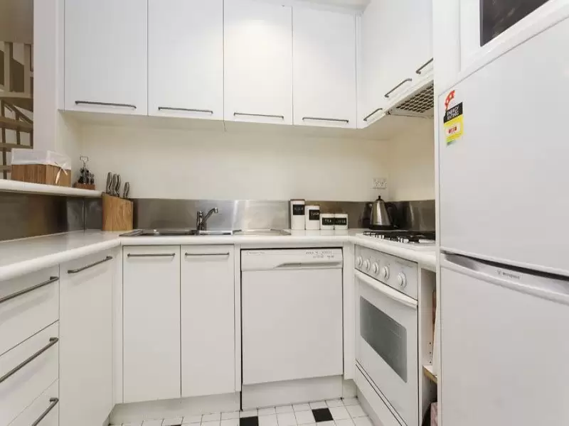 64A,211 Wellington Parade South, East Melbourne Leased by Harcourts Melbourne City - image 4