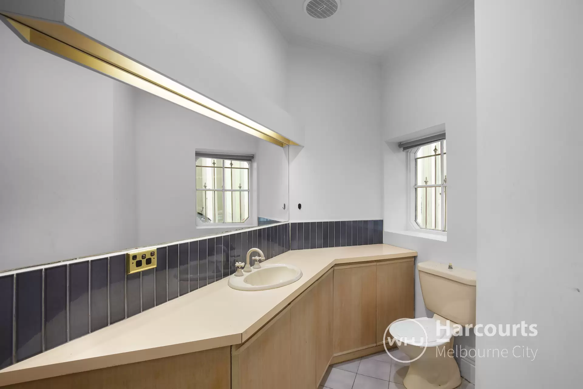 56 Hayward Lane, Melbourne Sold by Harcourts Melbourne City - image 1