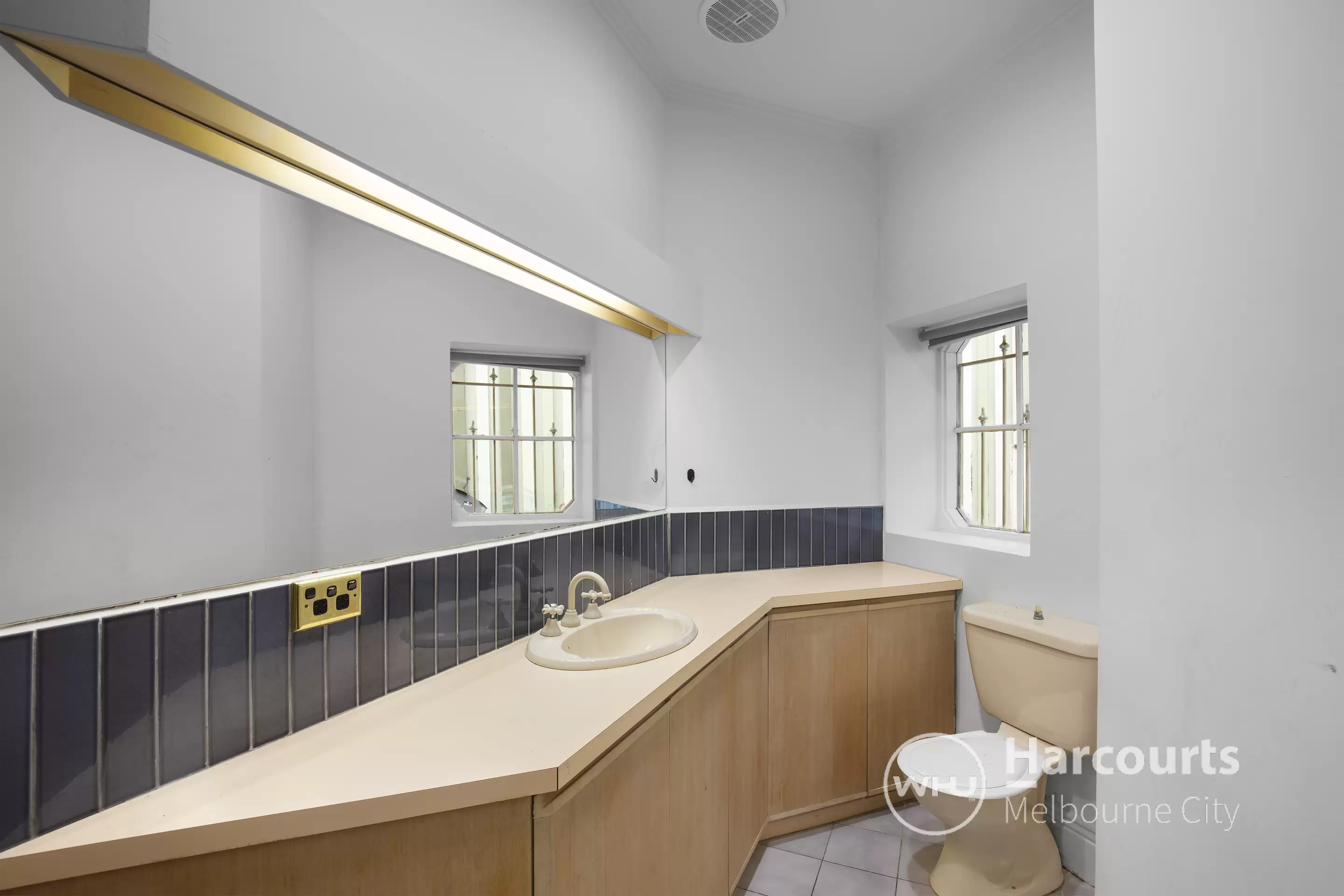 56 Hayward Lane, Melbourne Sold by Harcourts Melbourne City - image 11