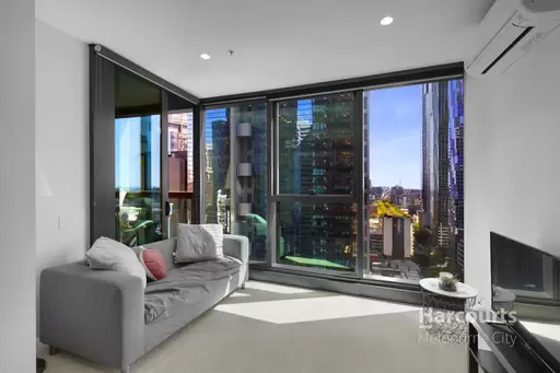 2103/285 La Trobe Street, Melbourne Leased by Harcourts Melbourne City