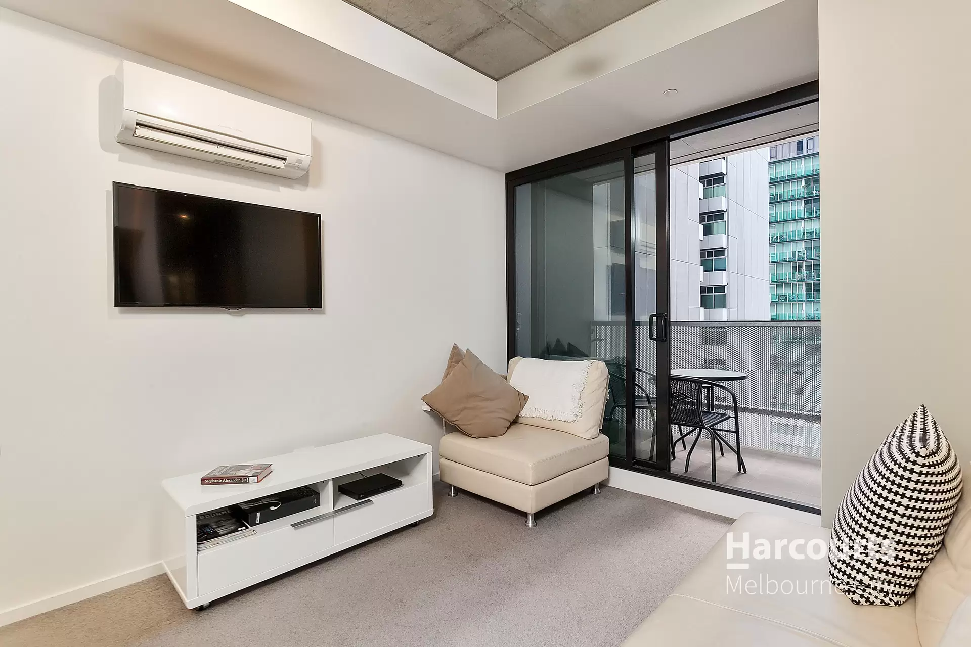 620/17 Singers Lane, Melbourne Leased by Harcourts Melbourne City - image 1