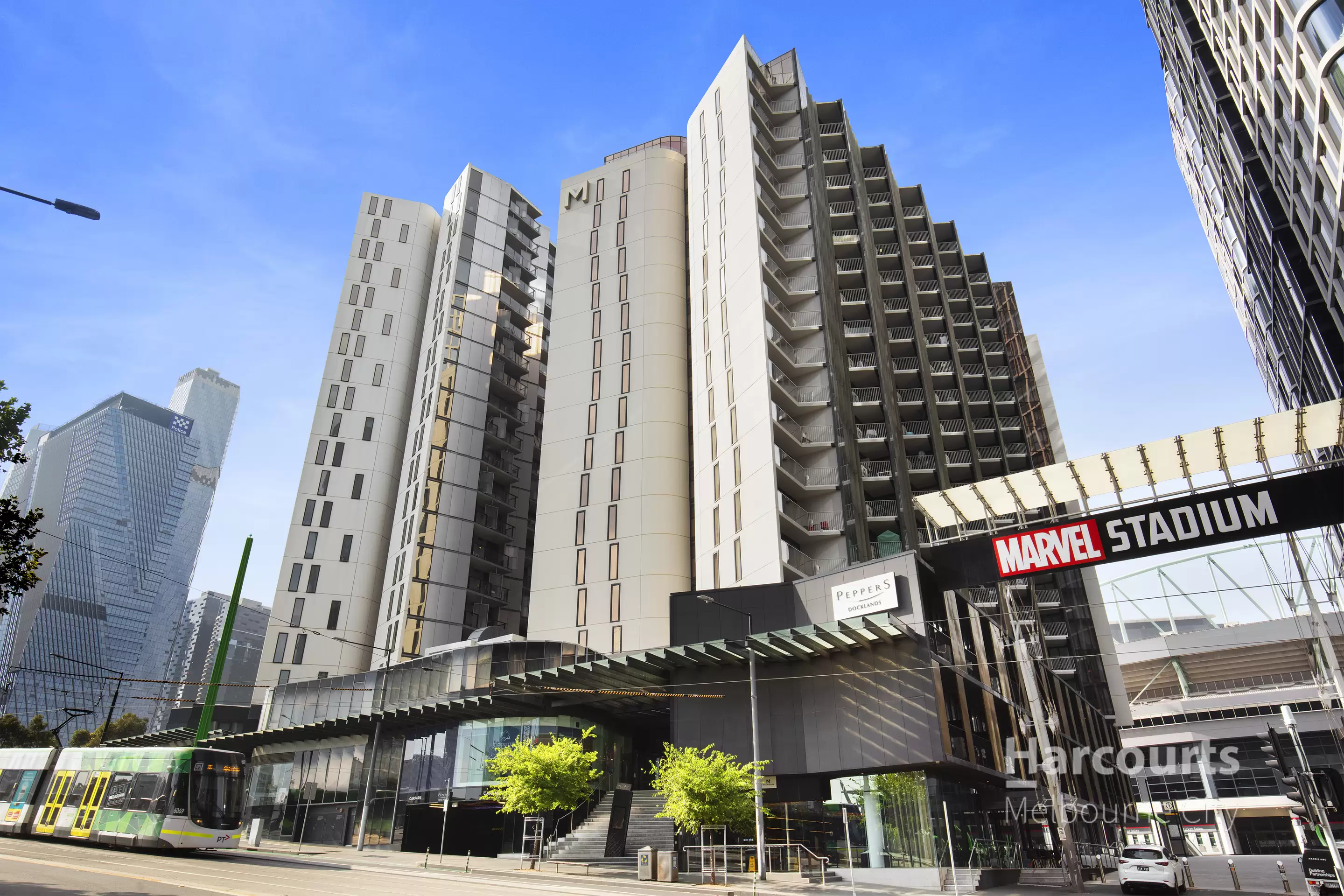 1406/677 La Trobe Street, Docklands Leased by Harcourts Melbourne City - image 1