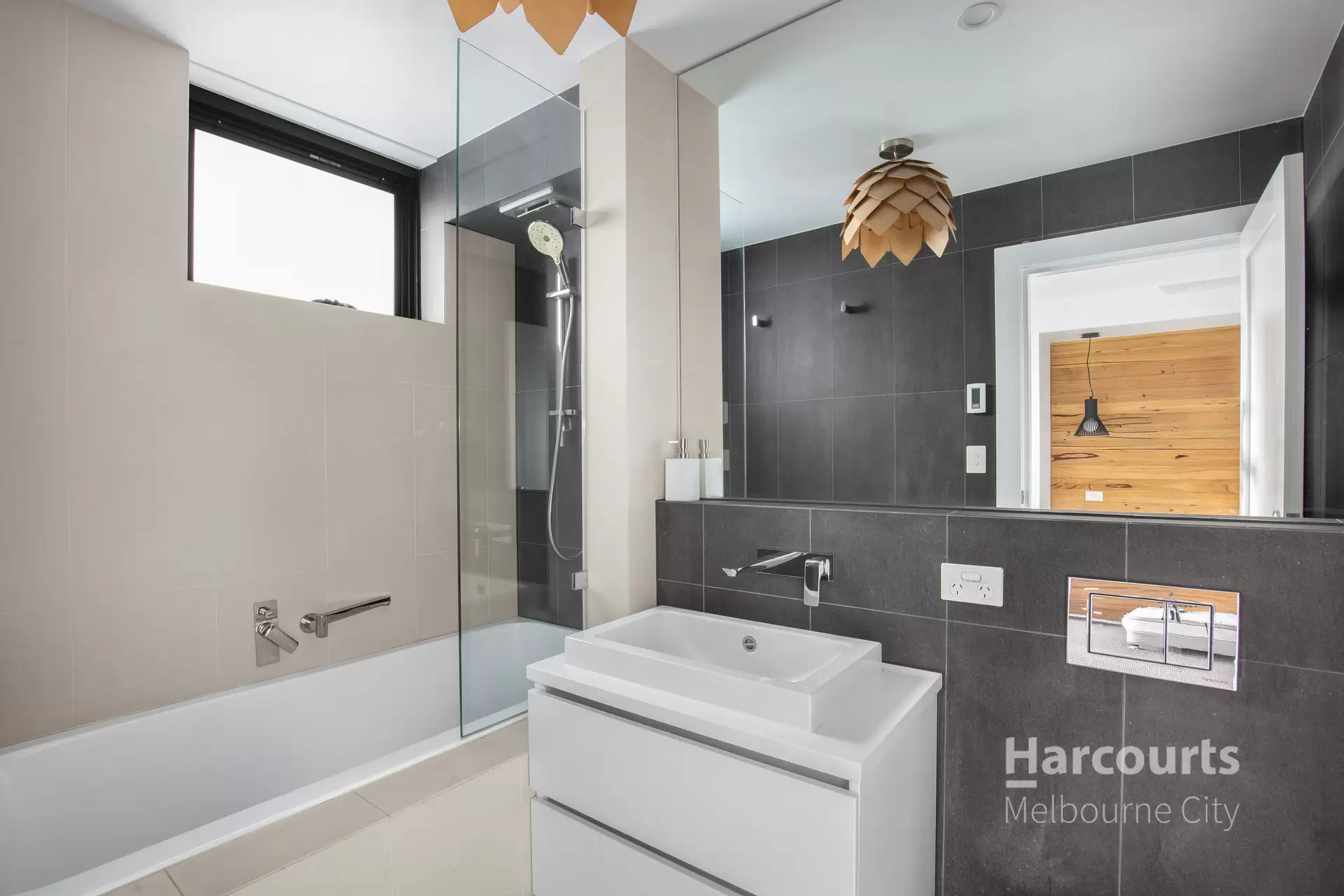 1/142 Park Street, South Melbourne Leased by Harcourts Melbourne City - image 1