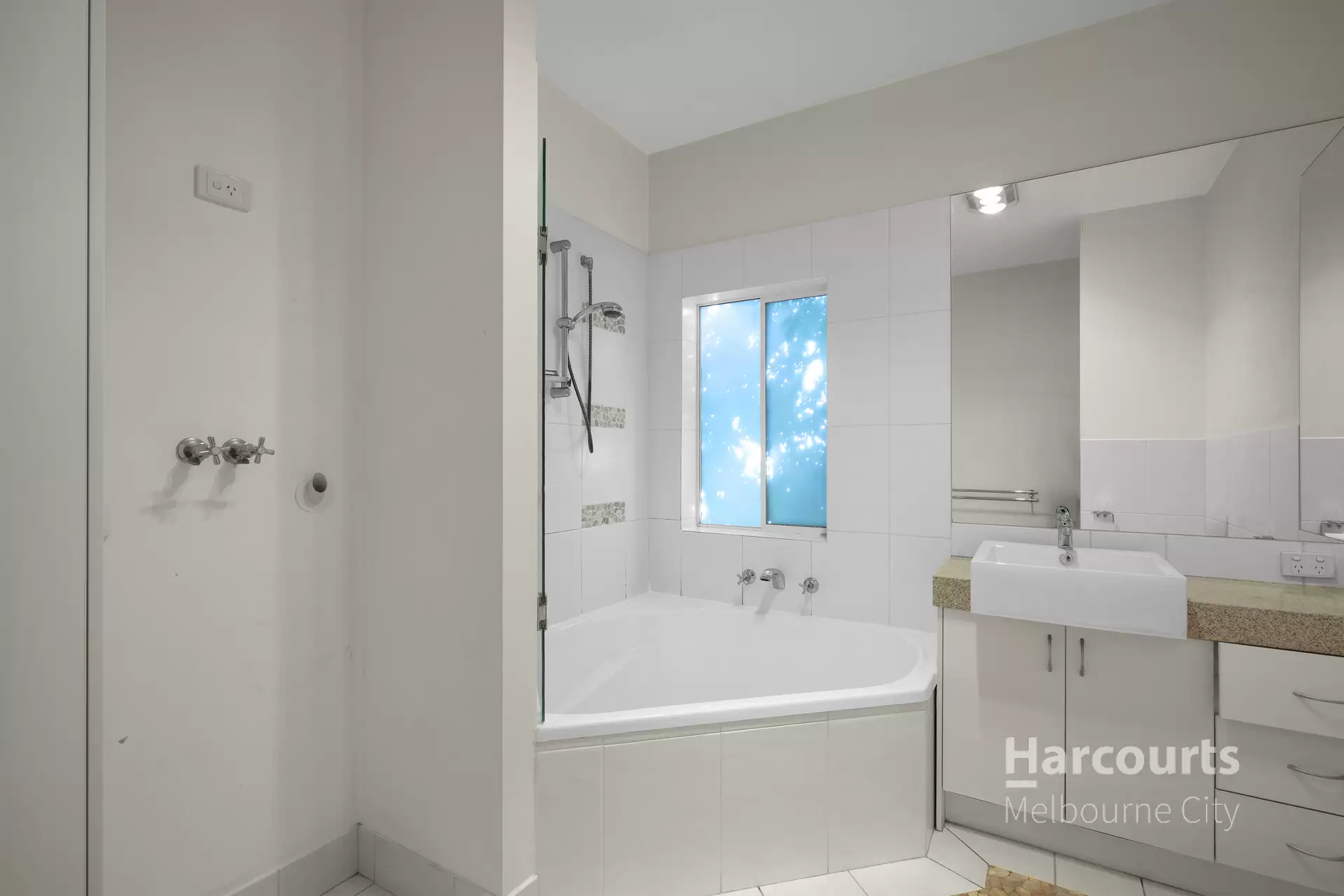 14/22-24 Kingsley Street, Elwood Leased by Harcourts Melbourne City - image 1