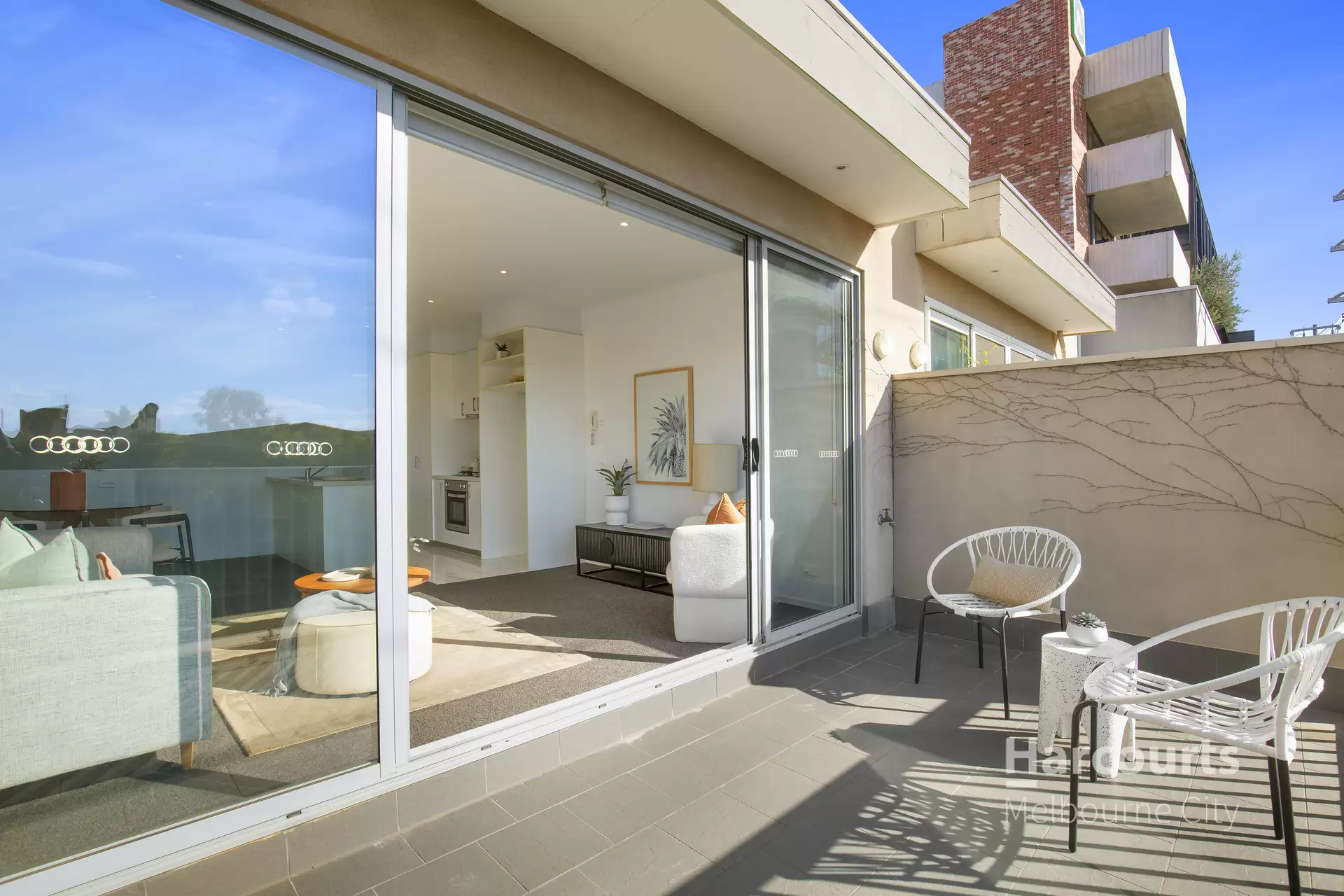 2/208 Albion Street, Brunswick Sold by Harcourts Melbourne City - image 1