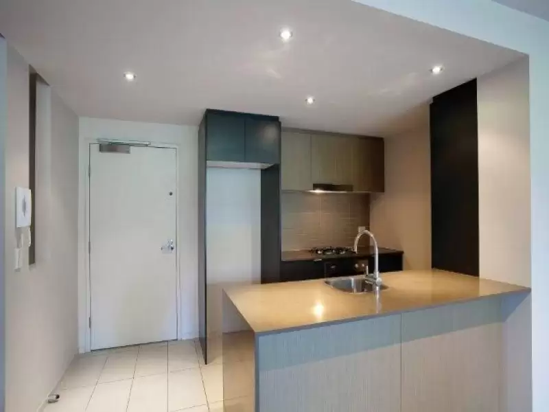 16/801 Bourke Street, Docklands Leased by Harcourts Melbourne City - image 3