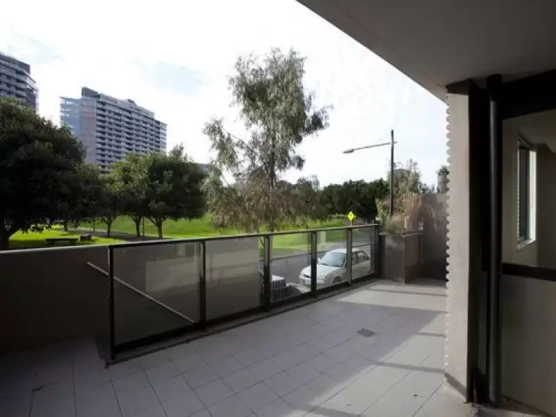 16/801 Bourke Street, Docklands Leased by Harcourts Melbourne City - image 1