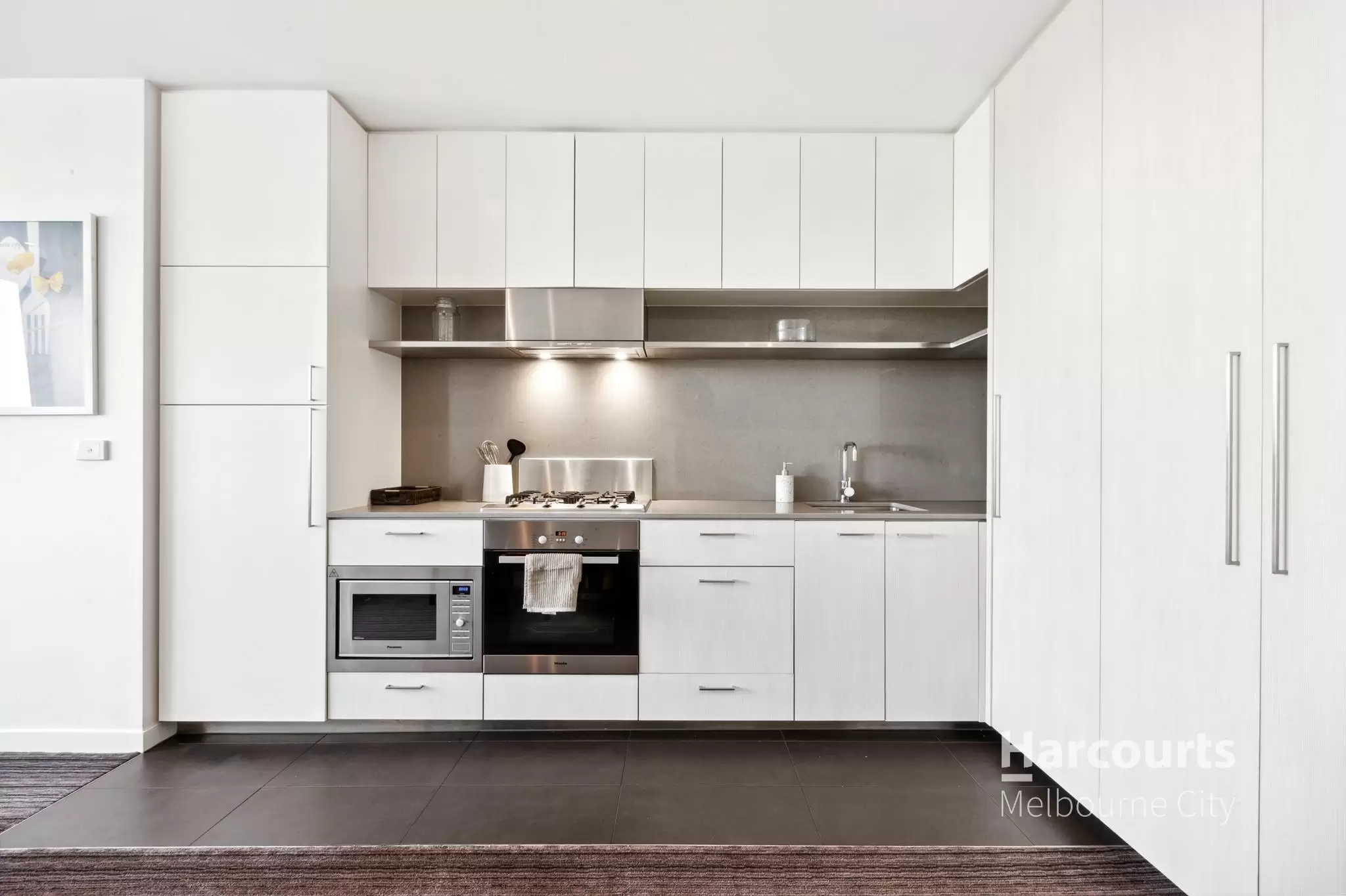 406/57 Toorak Road, South Yarra Leased by Harcourts Melbourne City - image 3