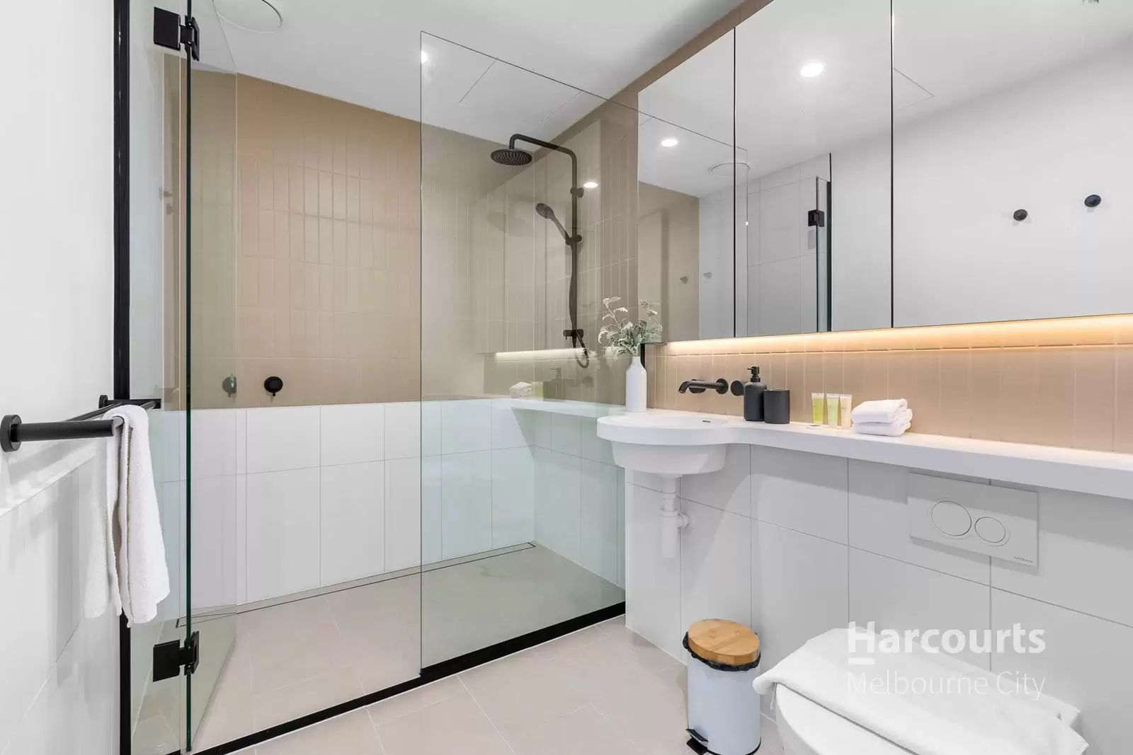 4103/138 Spencer Street, Melbourne Leased by Harcourts Melbourne City - image 9