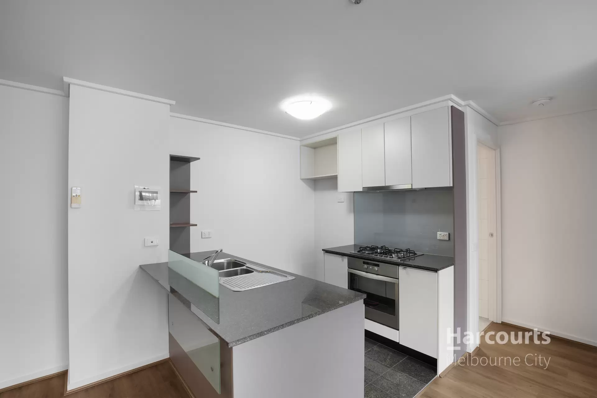 39/100 Kavanagh Street, Southbank Leased by Harcourts Melbourne City - image 1