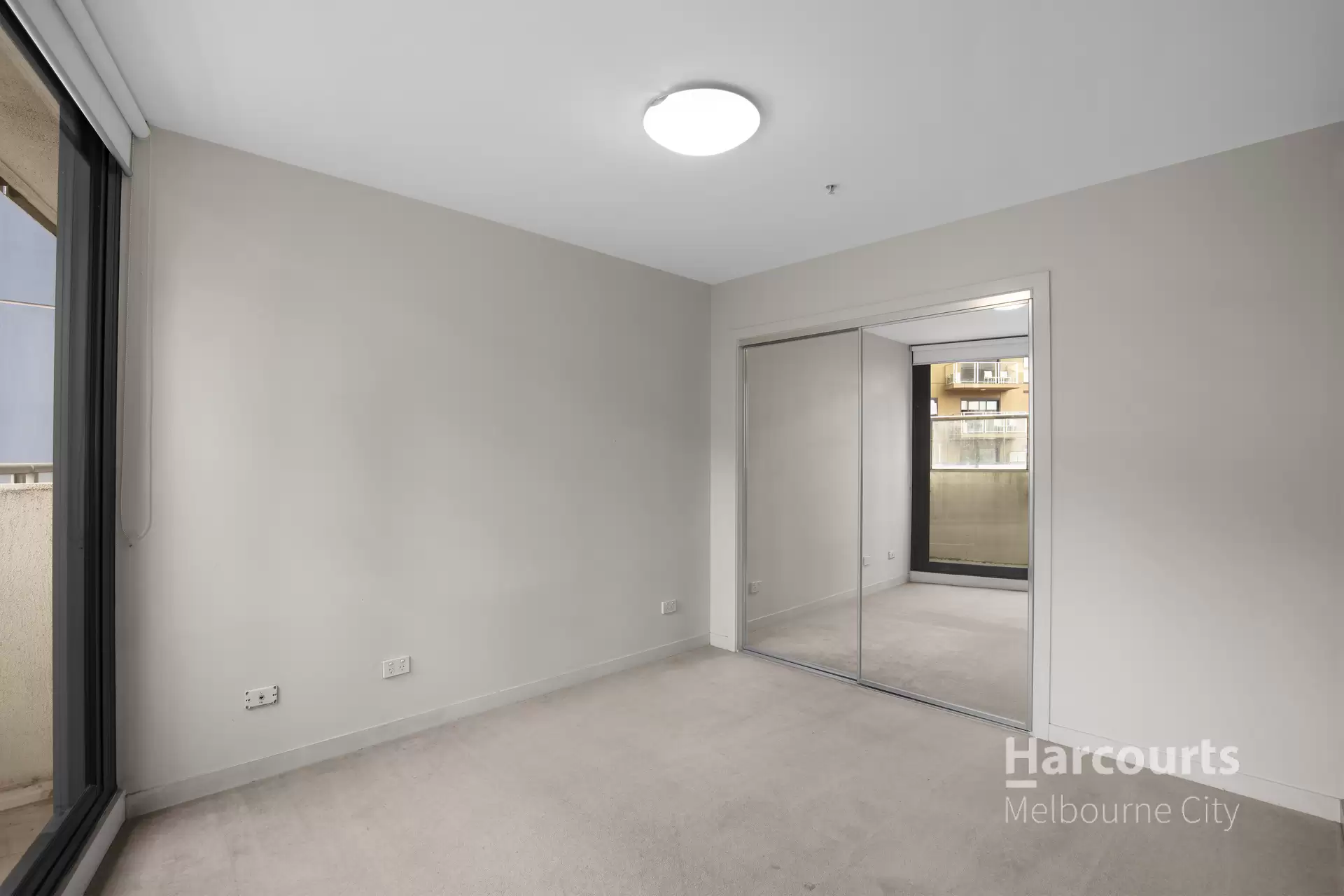 515/100 Harbour Esplanade, Docklands Leased by Harcourts Melbourne City - image 1