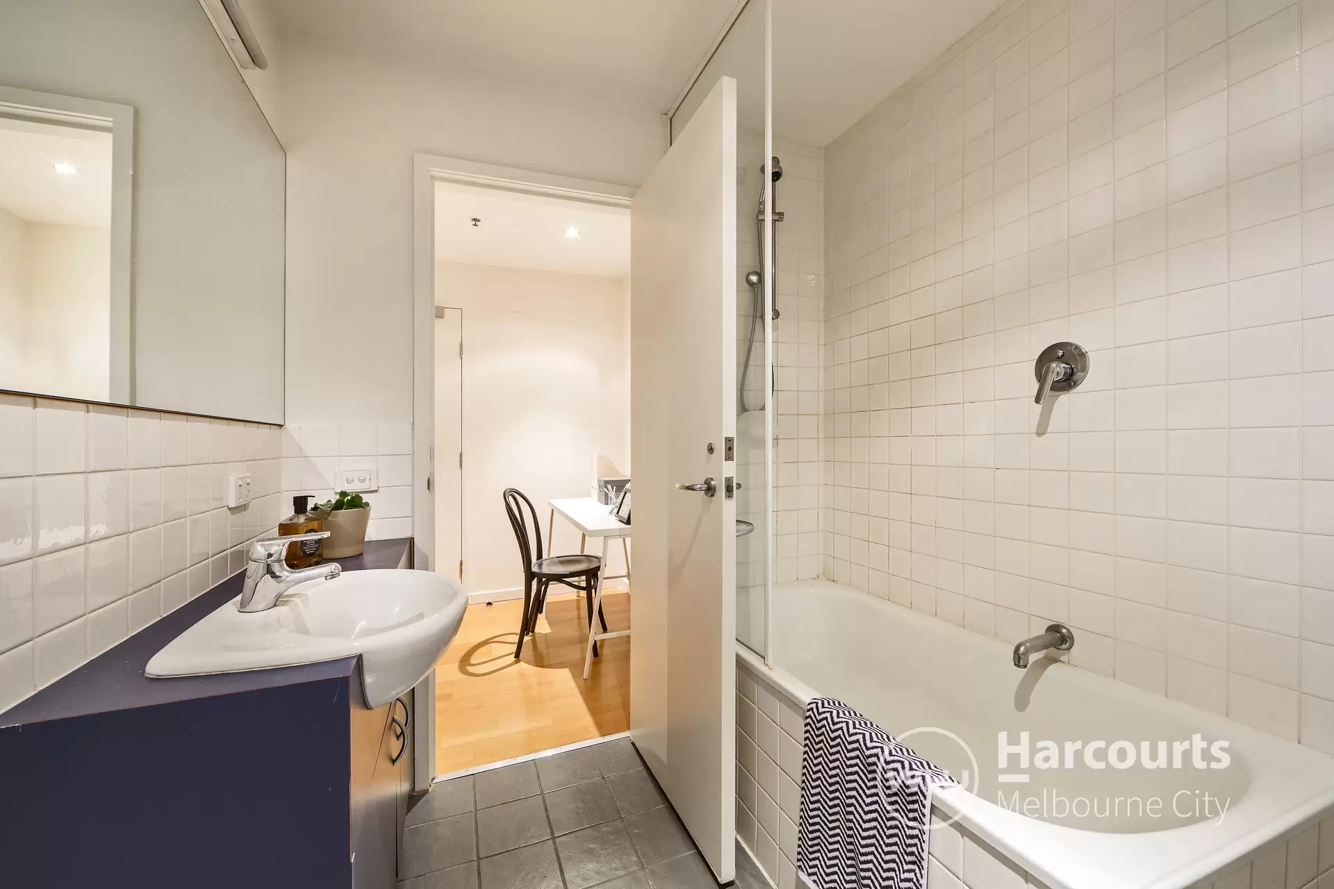 24/377 Little Collins Street, Melbourne For Lease by Harcourts Melbourne City - image 1