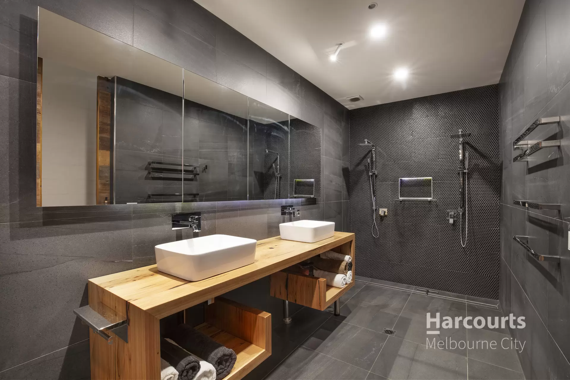 39/300 King Street, Melbourne Leased by Harcourts Melbourne City - image 1