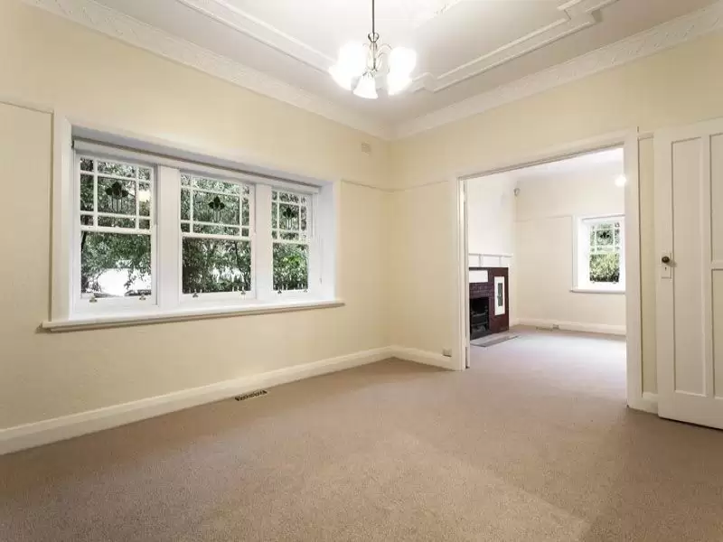 61 Thomas Street, Hampton Leased by Harcourts Melbourne City - image 2