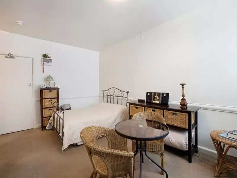 10/25 Hotham Street, East Melbourne Leased by Harcourts Melbourne City - image 1