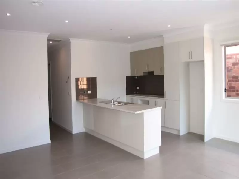 5 Oldfield Street, Sunshine West Leased by Harcourts Melbourne City - image 2