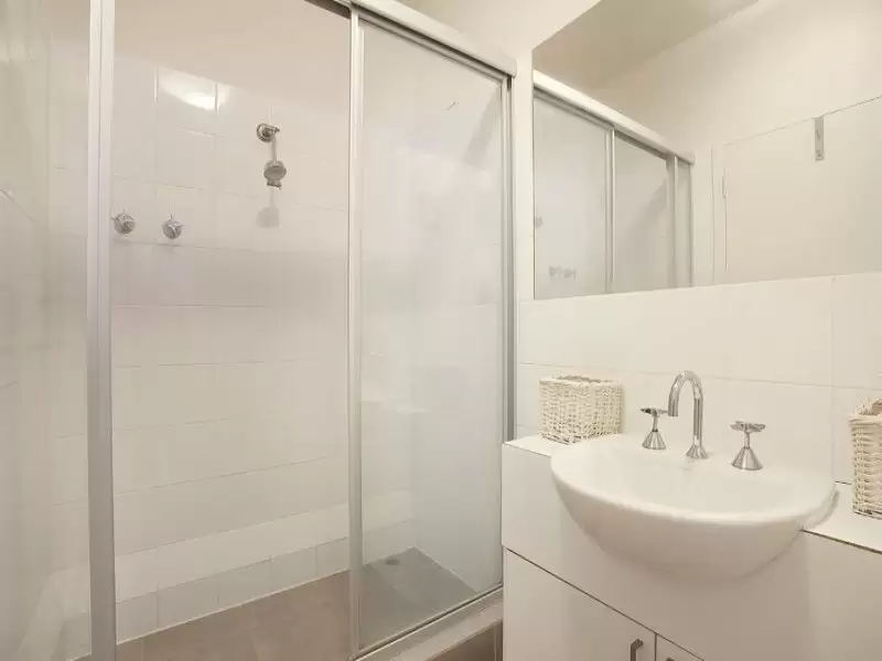 211/25 Hotham Street, East Melbourne Leased by Harcourts Melbourne City - image 2