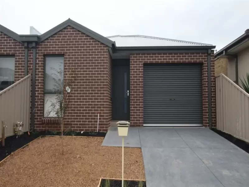 7 Sophia Street, Sunshine West Leased by Harcourts Melbourne City - image 2
