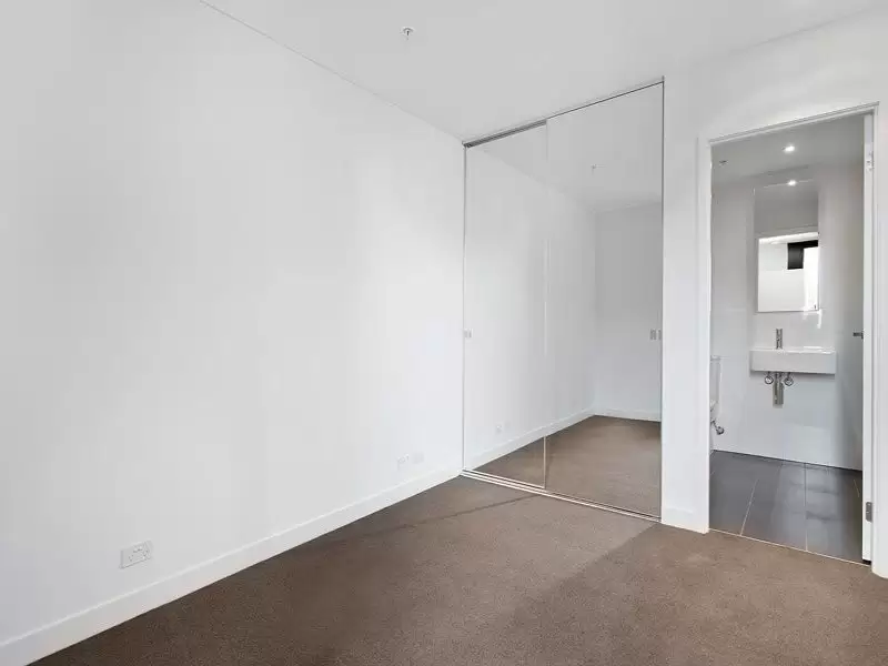 2401/534 Flinders Street, Melbourne Leased by Harcourts Melbourne City - image 4