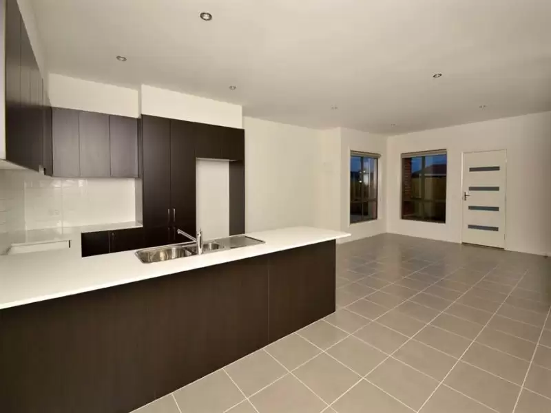 4/19 Rockbank Road, Ardeer Leased by Harcourts Melbourne City - image 1