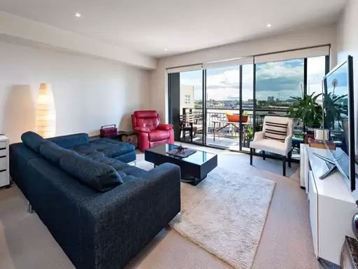 808/80 Clarendon Street, Southbank Leased by Harcourts Melbourne City