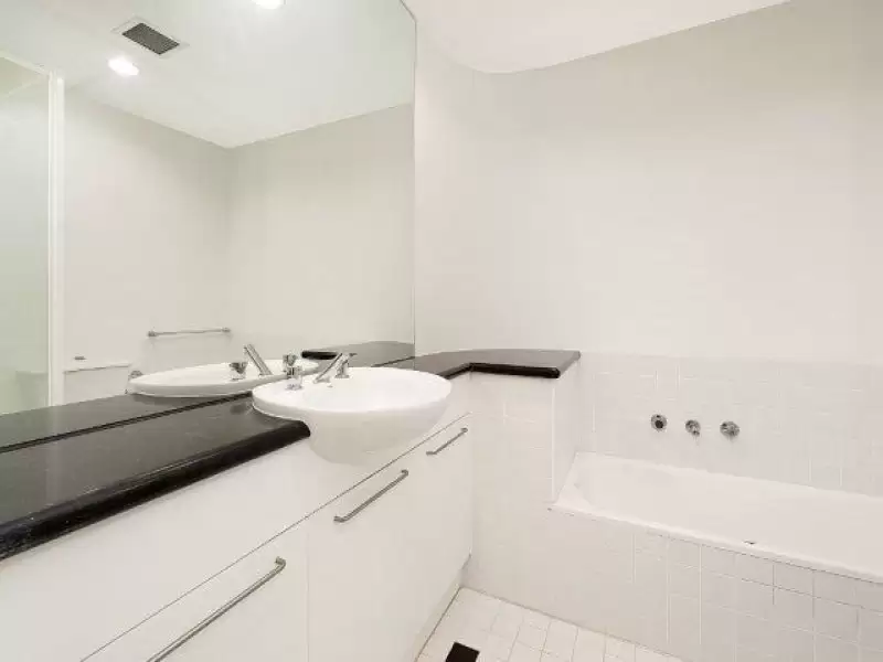 28/1 Wellington Crescent, East Melbourne Leased by Harcourts Melbourne City - image 4