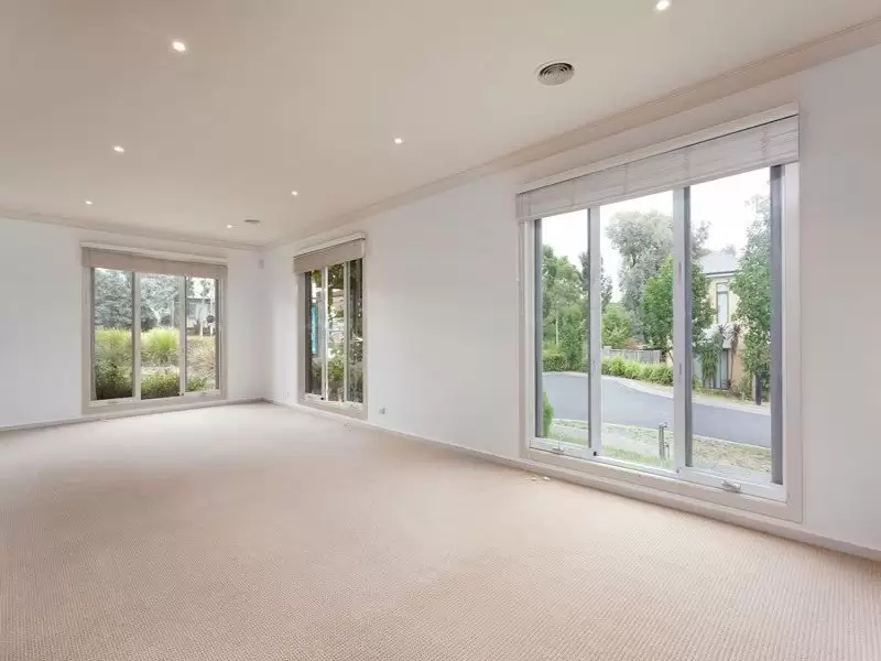 3 Mueller Close, Burwood Leased by Harcourts Melbourne City - image 4