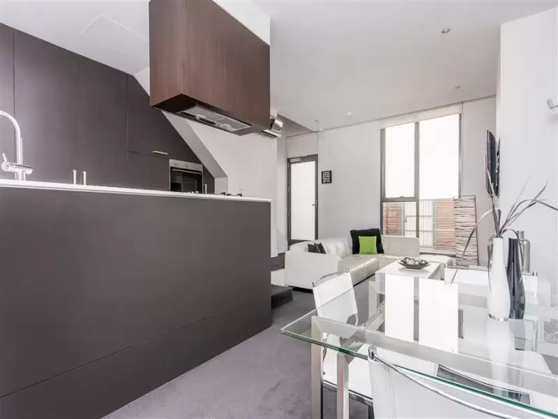 230/117 Studio Lane, Docklands Leased by Harcourts Melbourne City - image 6