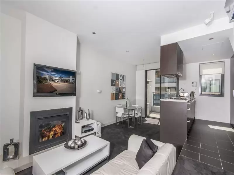 230/117 Studio Lane, Docklands Leased by Harcourts Melbourne City - image 3