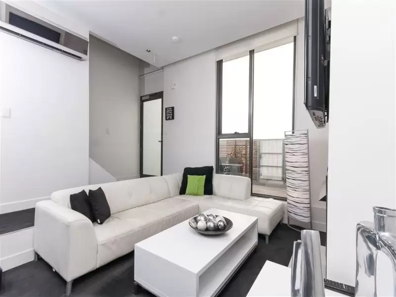 230/117 Studio Lane, Docklands Leased by Harcourts Melbourne City - image 4