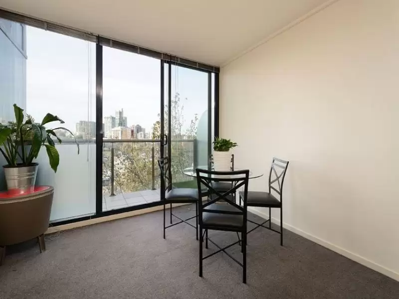 39/100 Kavanagh Street, Southbank Leased by Harcourts Melbourne City - image 5