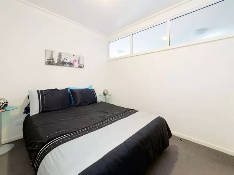 39/100 Kavanagh Street, Southbank Leased by Harcourts Melbourne City - image 3
