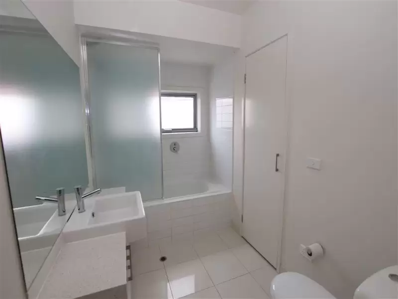 2/208 Albion Street, Brunswick East Leased by Harcourts Melbourne City - image 3