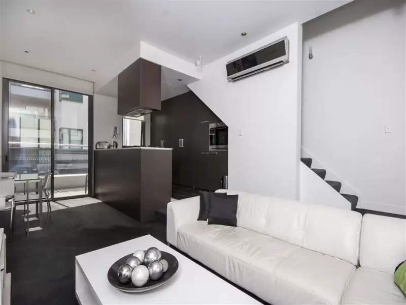 230/117 Studio Lane, Docklands Leased by Harcourts Melbourne City - image 3