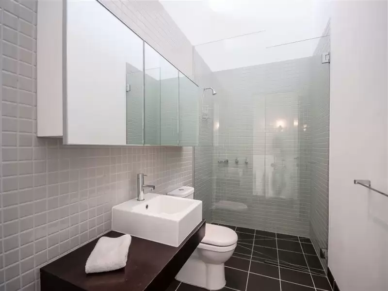 230/117 Studio Lane, Docklands Leased by Harcourts Melbourne City - image 5