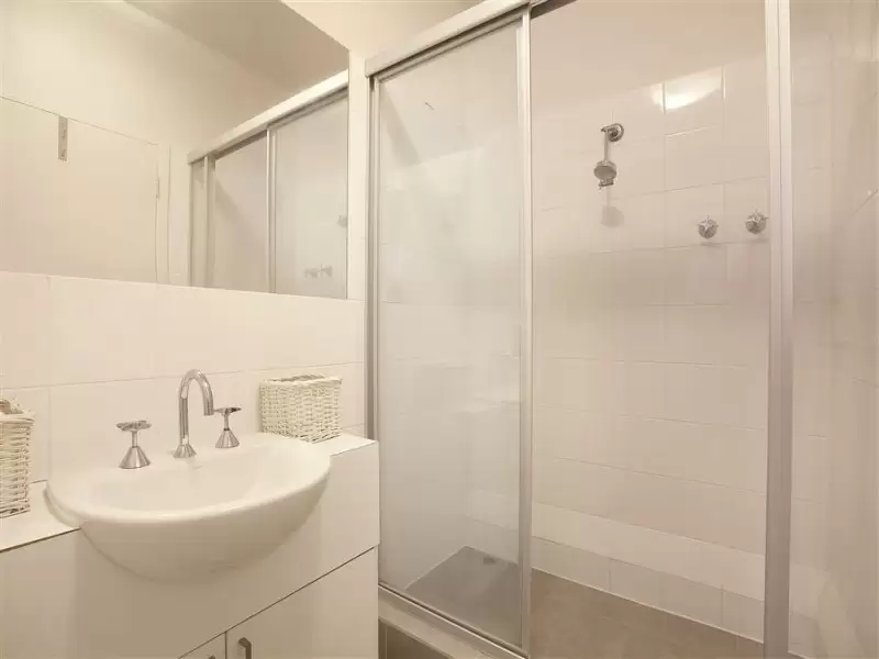 110/25 Hotham Street, East Melbourne Leased by Harcourts Melbourne City - image 1