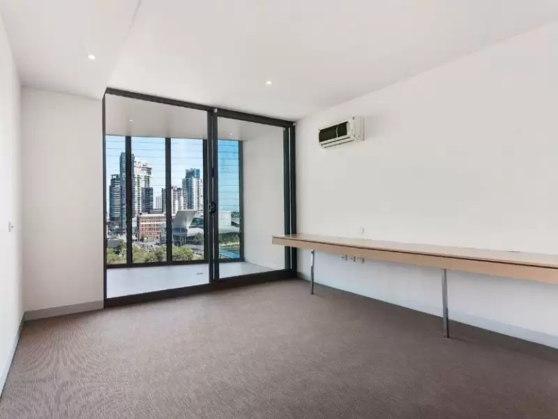 904/565 Flinders Street, Melbourne Leased by Harcourts Melbourne City - image 3