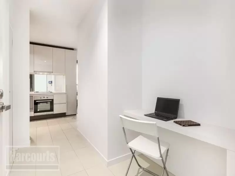 4008/639 Lonsdale Street, Melbourne Sold by Harcourts Melbourne City - image 5
